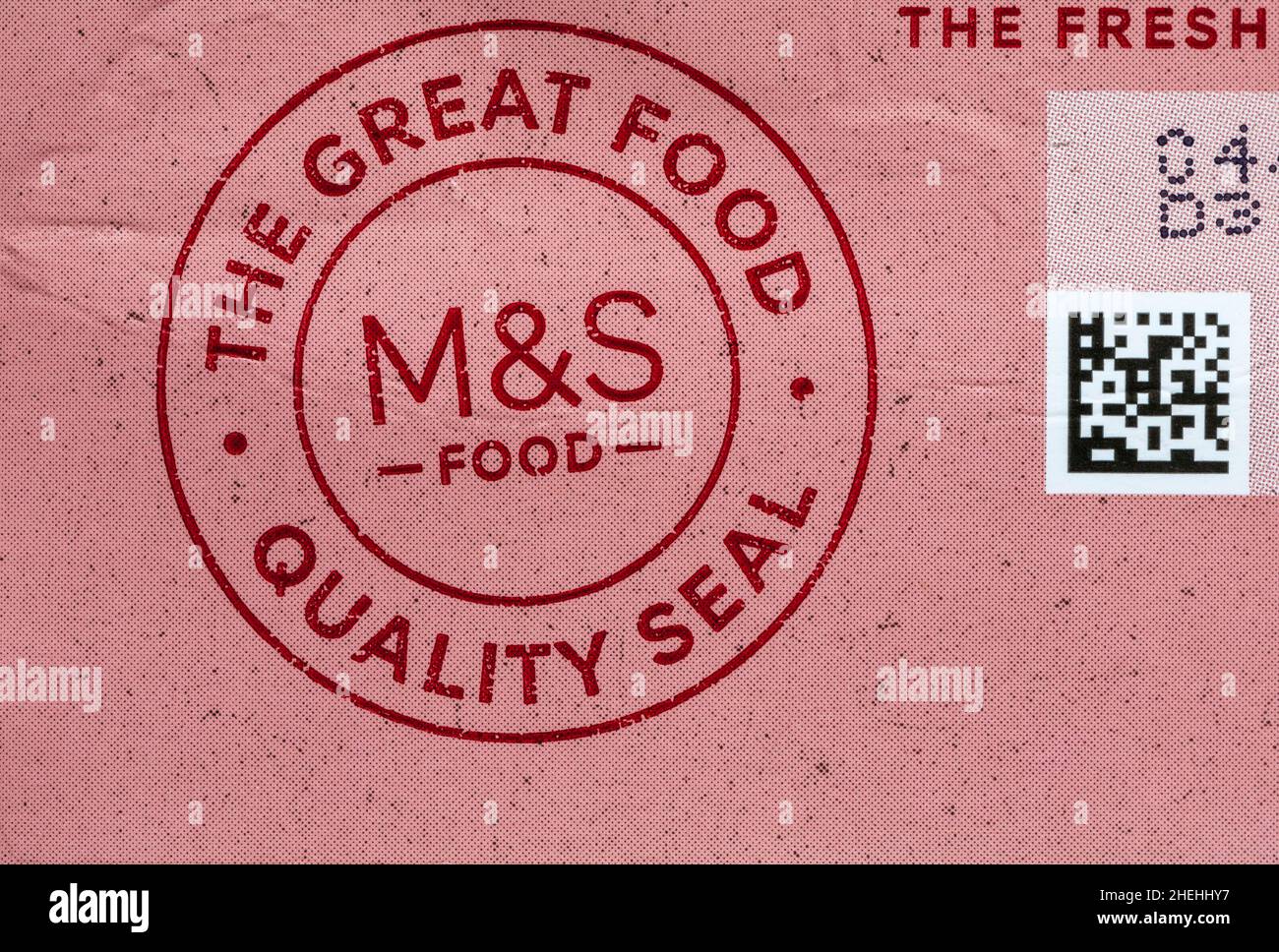 M&S das große Lebensmittelqualitätssiegel auf der Packung mit M&S-Sandwiches Stockfoto