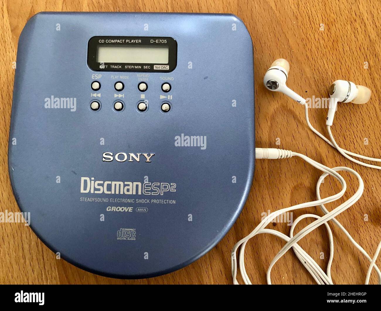 Nahaufnahme, tragbarer Sony Discman ® Music Player im Vintage-Stil der 1980er Jahre Stockfoto