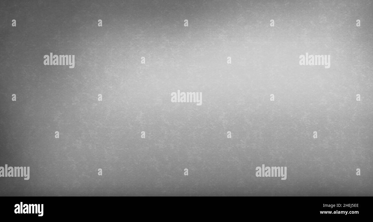 Bild einer Frau, die den qr-Code mit dem Smartphone auf grauem Hintergrund scannt Stockfoto