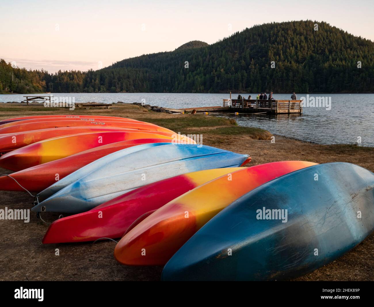 WA21053-00...WASHINGTON - Abend am Cascade Lake im Moran State Park auf Orcas Island; einer der San Juan Inseln. Stockfoto