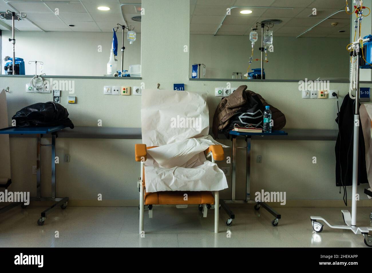Behandlungsraum für Chemotherapie im krankenhaus torrevieja Stockfoto