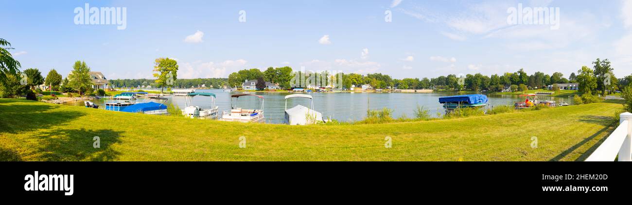 Rome City, Indiana, USA - 21. August 2021: Panoramablick auf den Sylvan See Stockfoto
