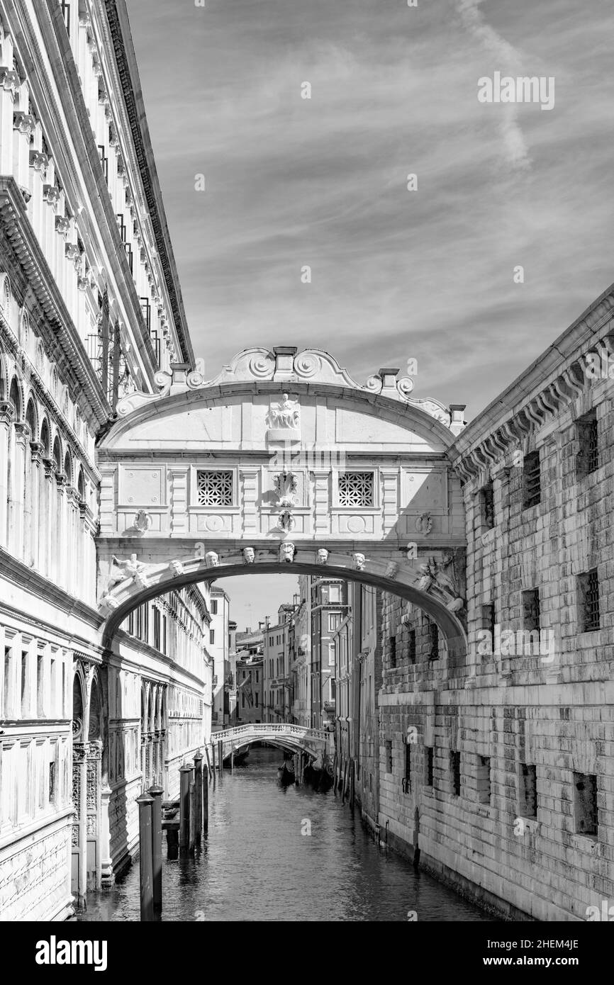 Blick auf die Seufzerbrücke in Venedig, eine ehemalige Brücke zu einem Gefängnis Stockfoto