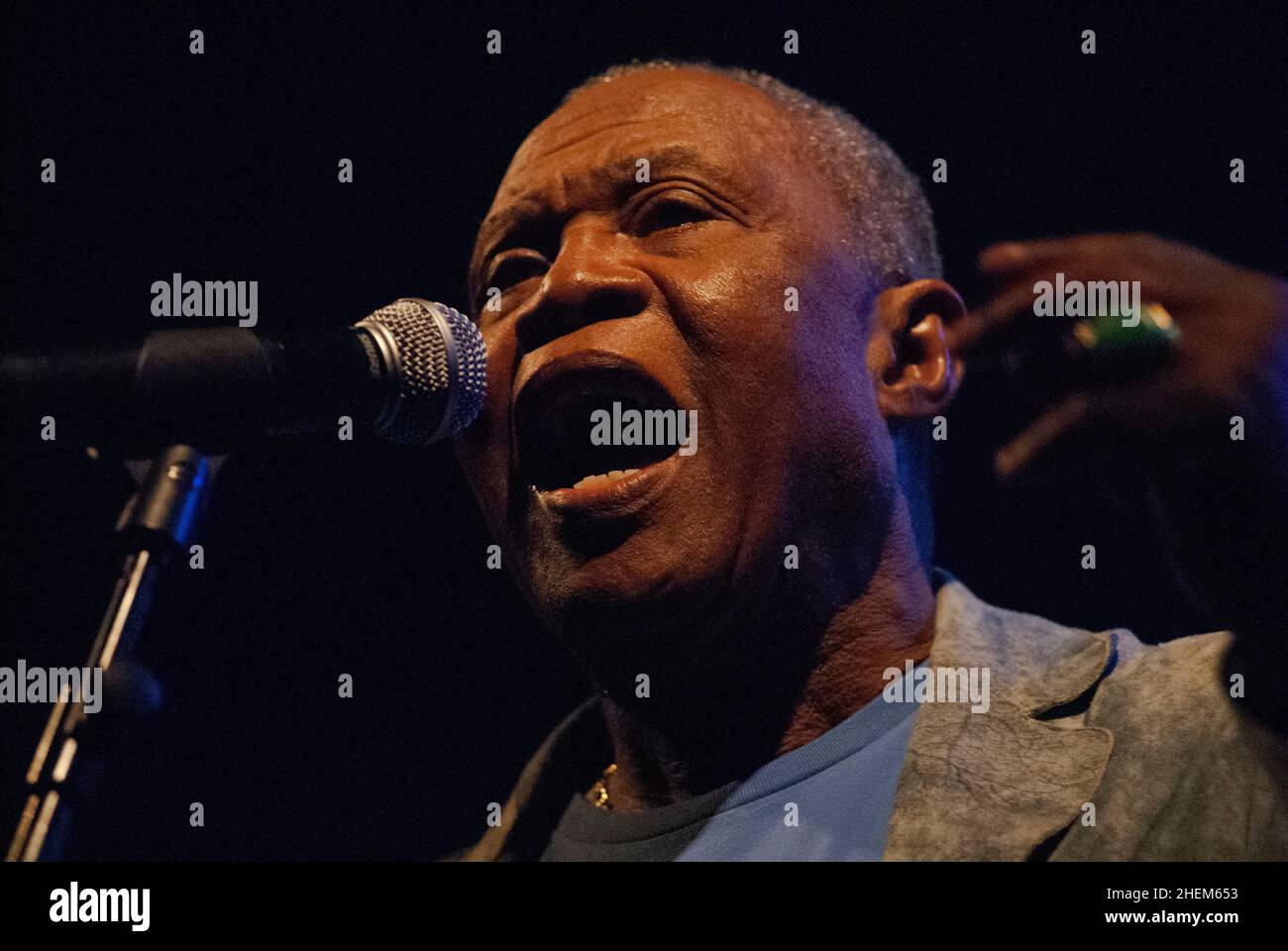 Soulsänger Sam Moore tritt am 24. März 2006 beim Black Music Festival in La MIRONA in Salt, Spanien, auf. (Foto: Jordi Vidal/Photoschuss) Stockfoto