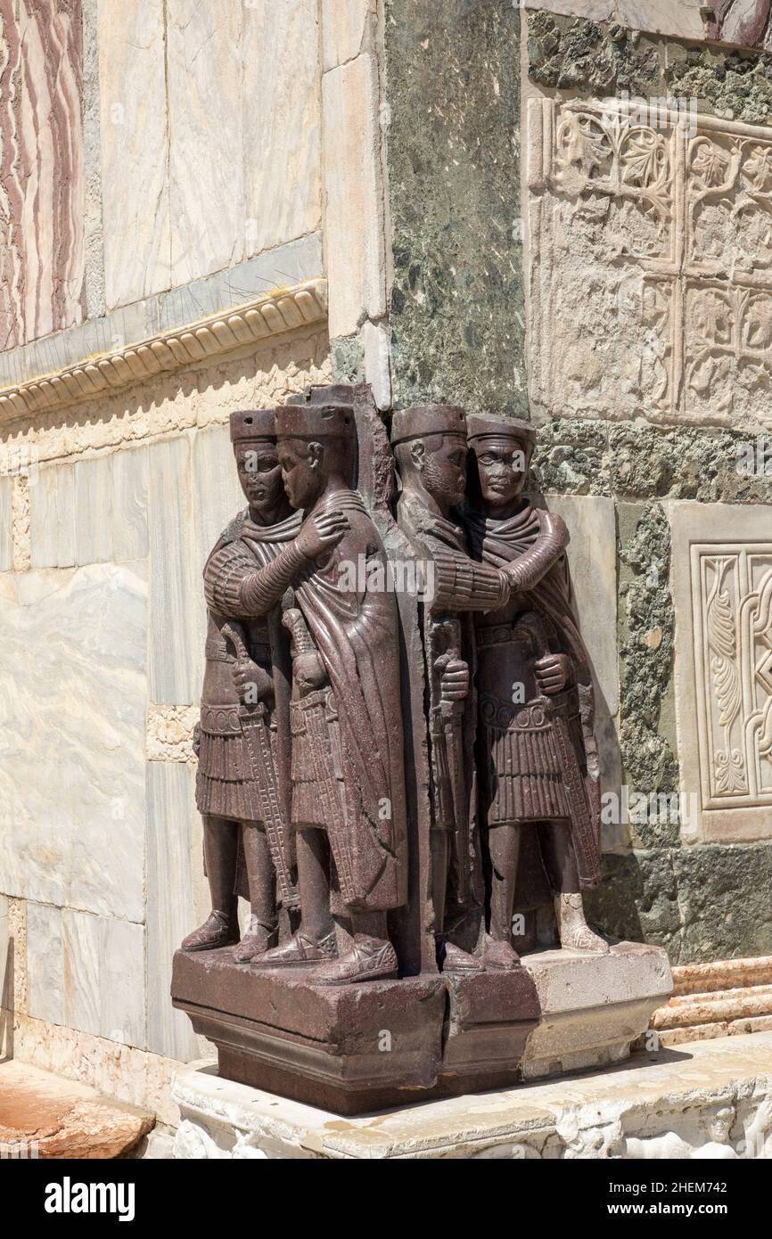 Porträt der vier Tetrarchen Diokletia, Maximianus, Galerius und Constantius, einer Porphyr-Skulptur, die aus dem byzantinischen Philadelphion-Palast geplündert wurde Stockfoto