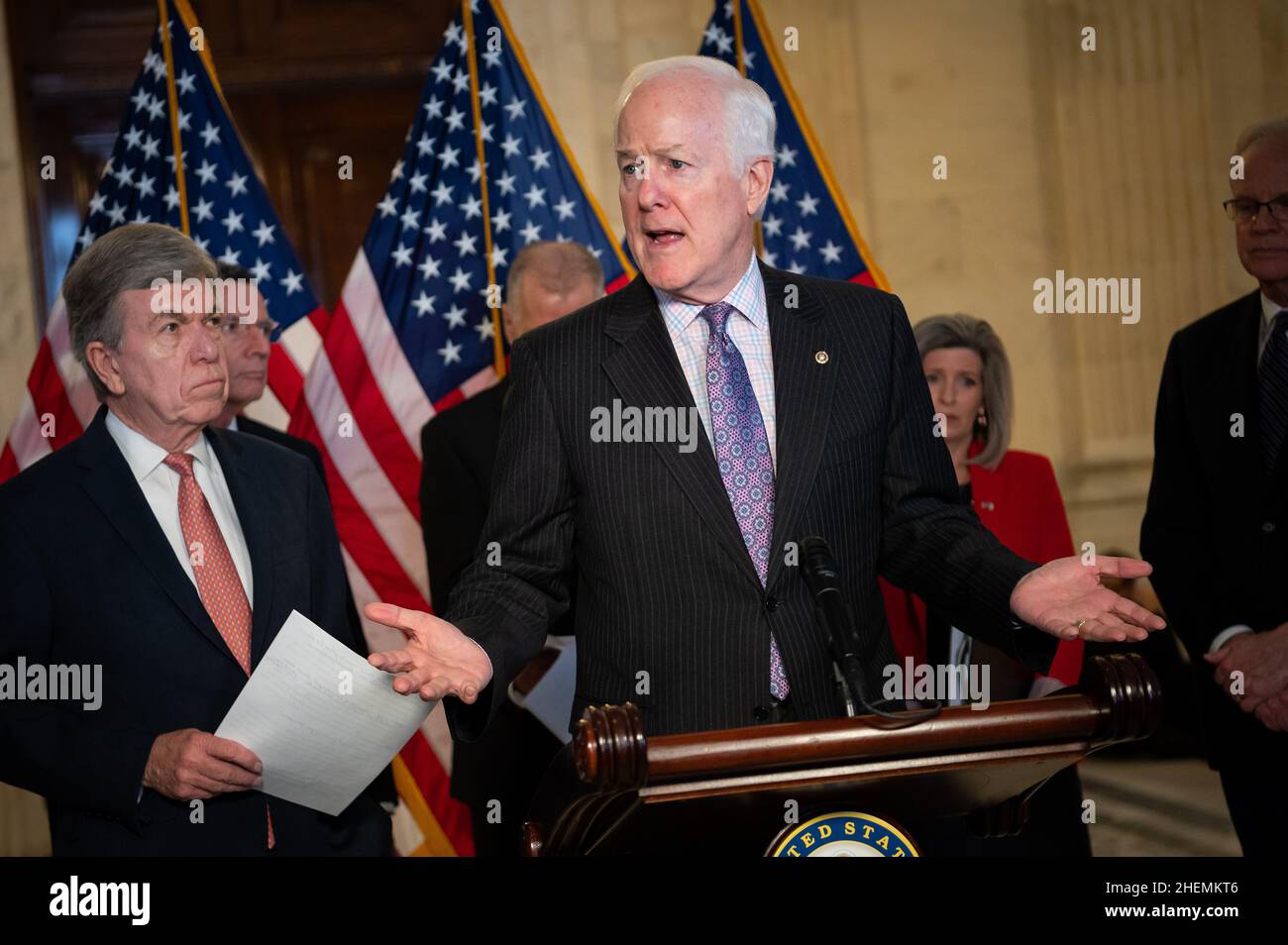 Washington, USA. 11th Januar 2022. Senator John Cornyn (R-TX) spricht im Rahmen einer Pressekonferenz der Republikaner im Senat über Stimmrechte und den Filibuster am Dienstag, dem 11. Januar, im US-Kapitol in Washington, DC, mit den Medien. 2022. Heute wird Präsident Biden mit einem großen Kontinent von Gesetzgebern nach Atlanta reisen, um die Frage der Stimmrechte zu stellen und für eine Reform des Filibusters zu sprechen. (Graeme Sloan/Sipa USA) Quelle: SIPA USA/Alamy Live News Stockfoto