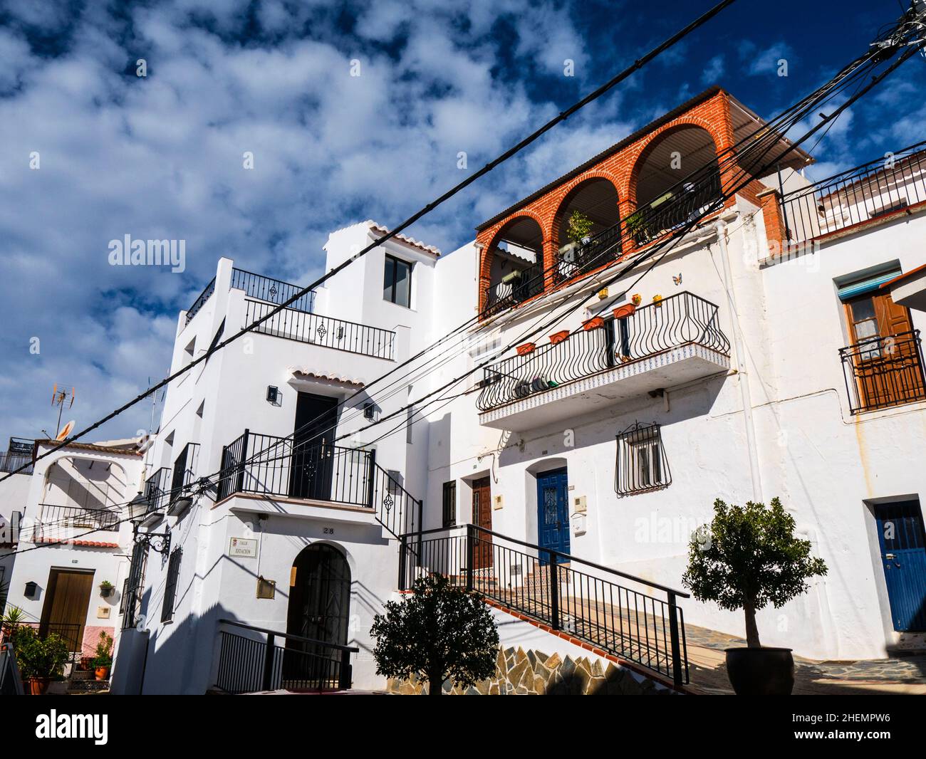 Canillas de Albaida ist eine Stadt in der Provinz Málaga, Spanien. Sie ist Teil der „Sonnen- und Weinstraße“ in der Region Axarquía Stockfoto Canillas de Albaida ist eine Stadt in der Provinz Málaga, Spanien. Sie ist Teil der „Sonnen- und Weinstraße“ in der Region Axarquía Stockfoto