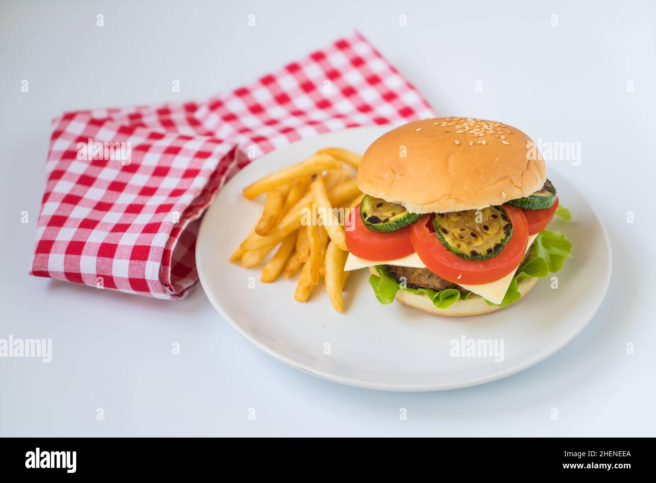 Beef Burger mit pommes Frites Stockfoto