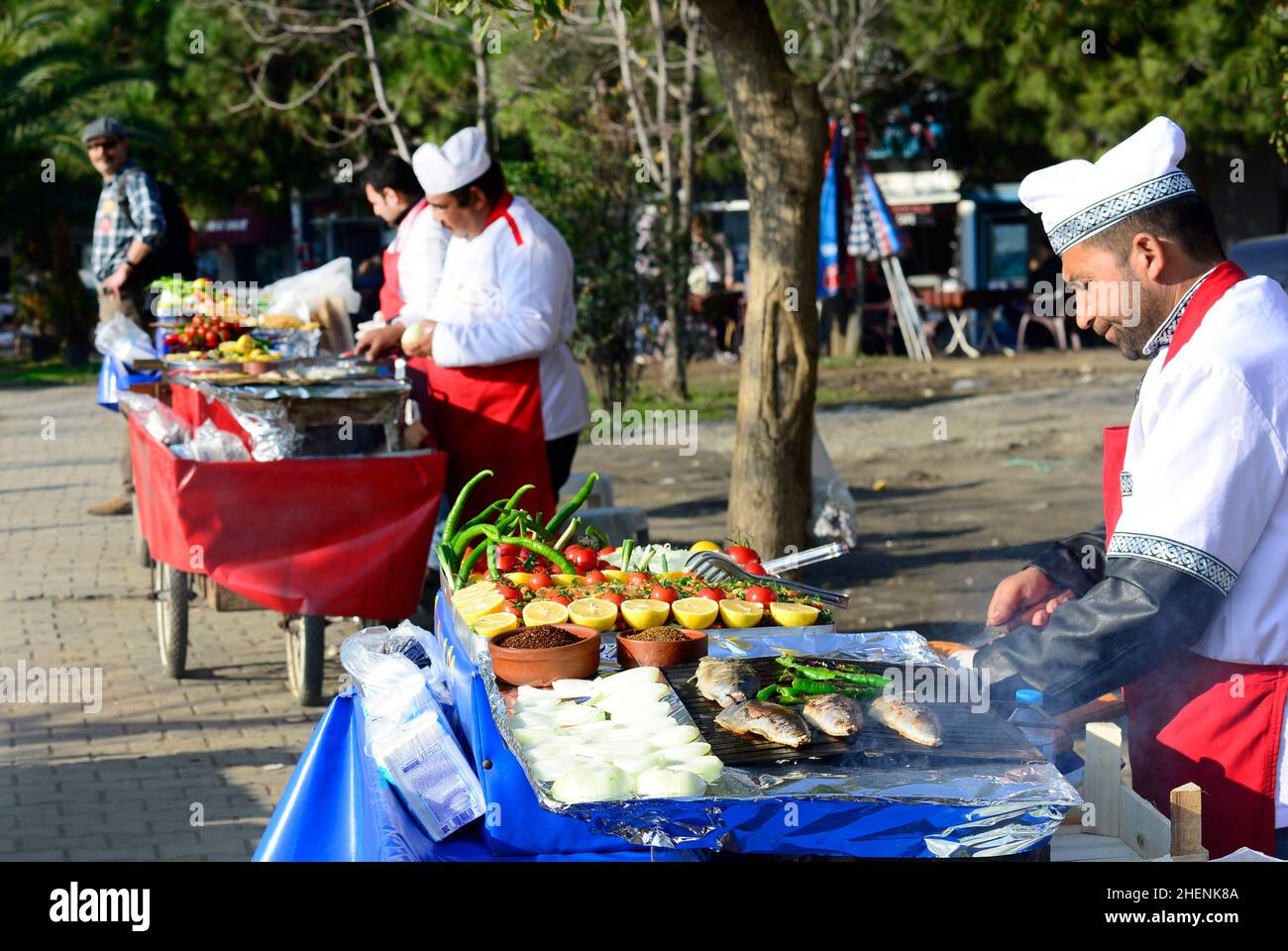 Eine Makrele Fisch sandwich in der Nähe der Galata-Brücke in Istanbul. Stockfoto