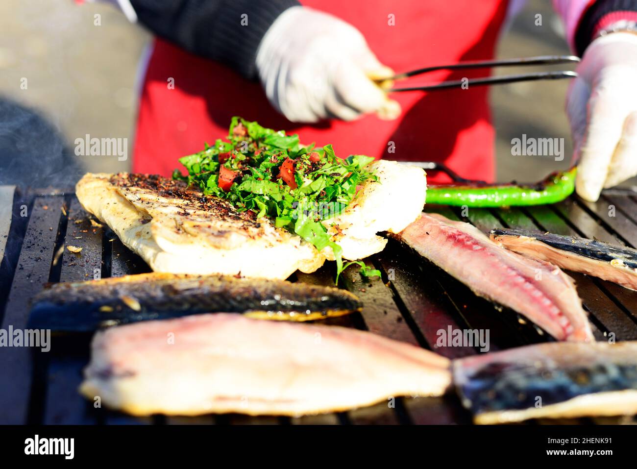 Eine Makrele Fisch sandwich in der Nähe der Galata-Brücke in Istanbul. Stockfoto