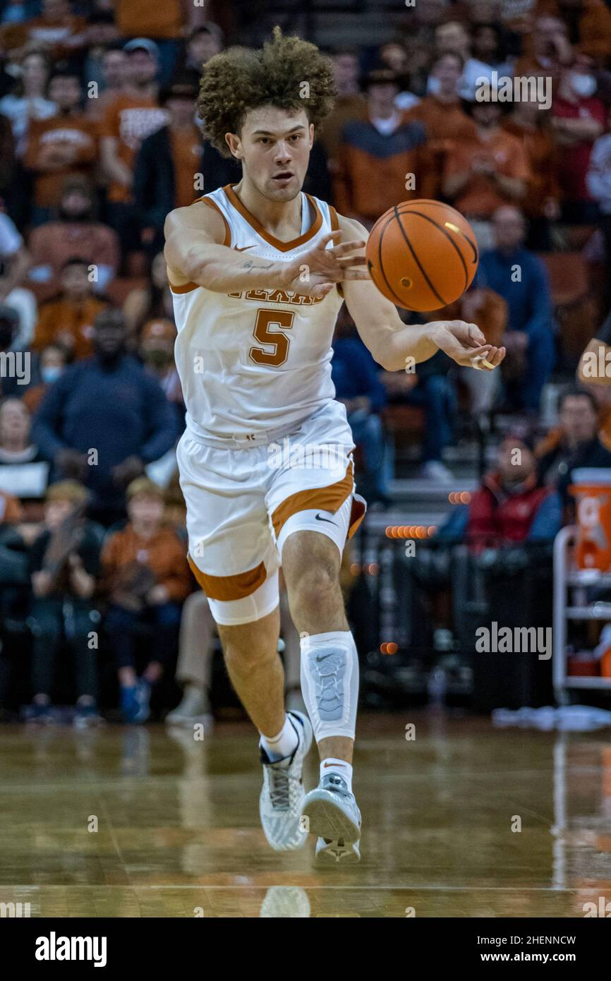 Jabn 11, 2022. Devin Askew #5 der Texas Longhorns in Aktion gegen die Oklahoma Sooners im Frank Erwin Center. Texas besiegt Oklahoma 66-52. Stockfoto