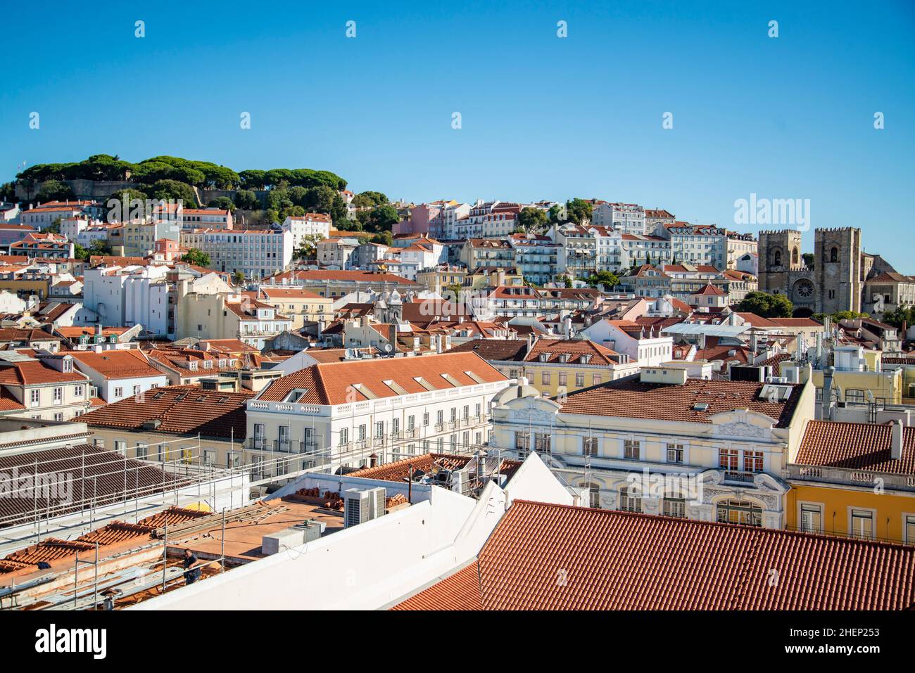 Ein Blick auf die Stadt Baixa in der Stadt Lissabon in Portugal. Portugal, Lissabon, Oktober 2021 Stockfoto