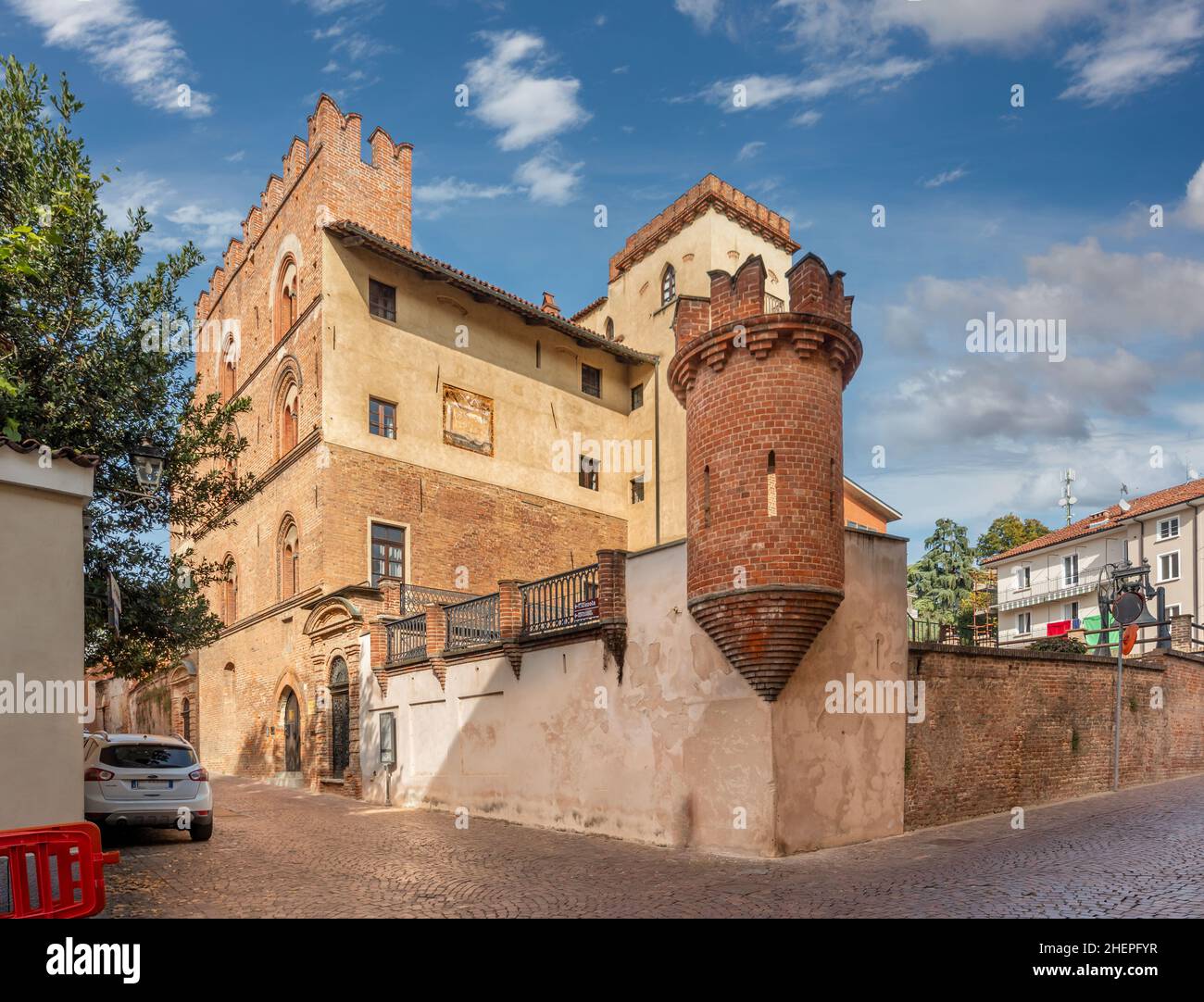 BH, Cuneo, Piemont, Italien - 28. Oktober 2021: PalazzoTraversa, Museum für Archäologie und Kunstgeschichte Stockfoto