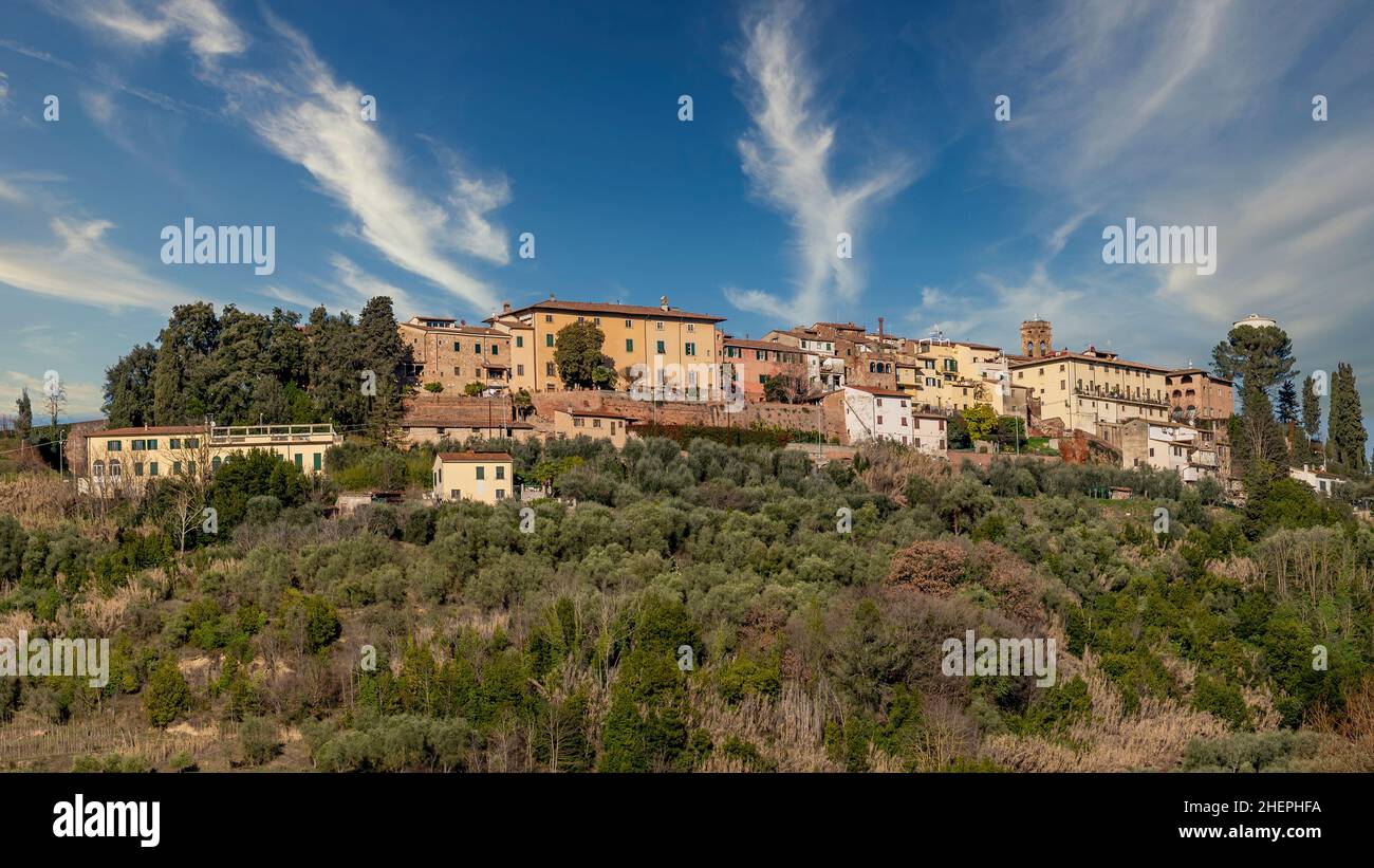 Blick auf das Dorf Treggiaia, Pontedera, Italien, an einem sonnigen Tag Stockfoto