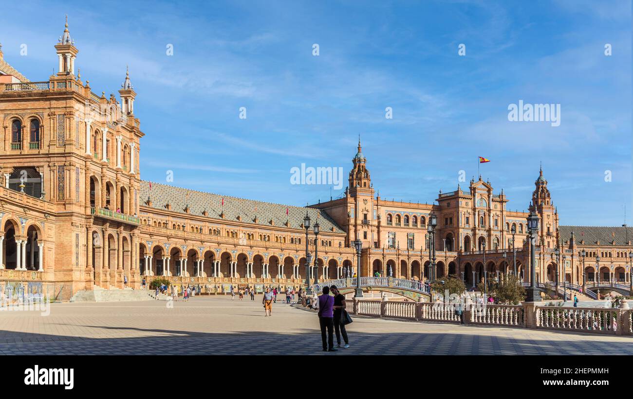 Sevilla, Provinz Sevilla, Andalusien, Südspanien. Plaza de España.  Der Platz wurde für die Ibero-Amerikanische Ausstellung 1929 gebaut. Stockfoto