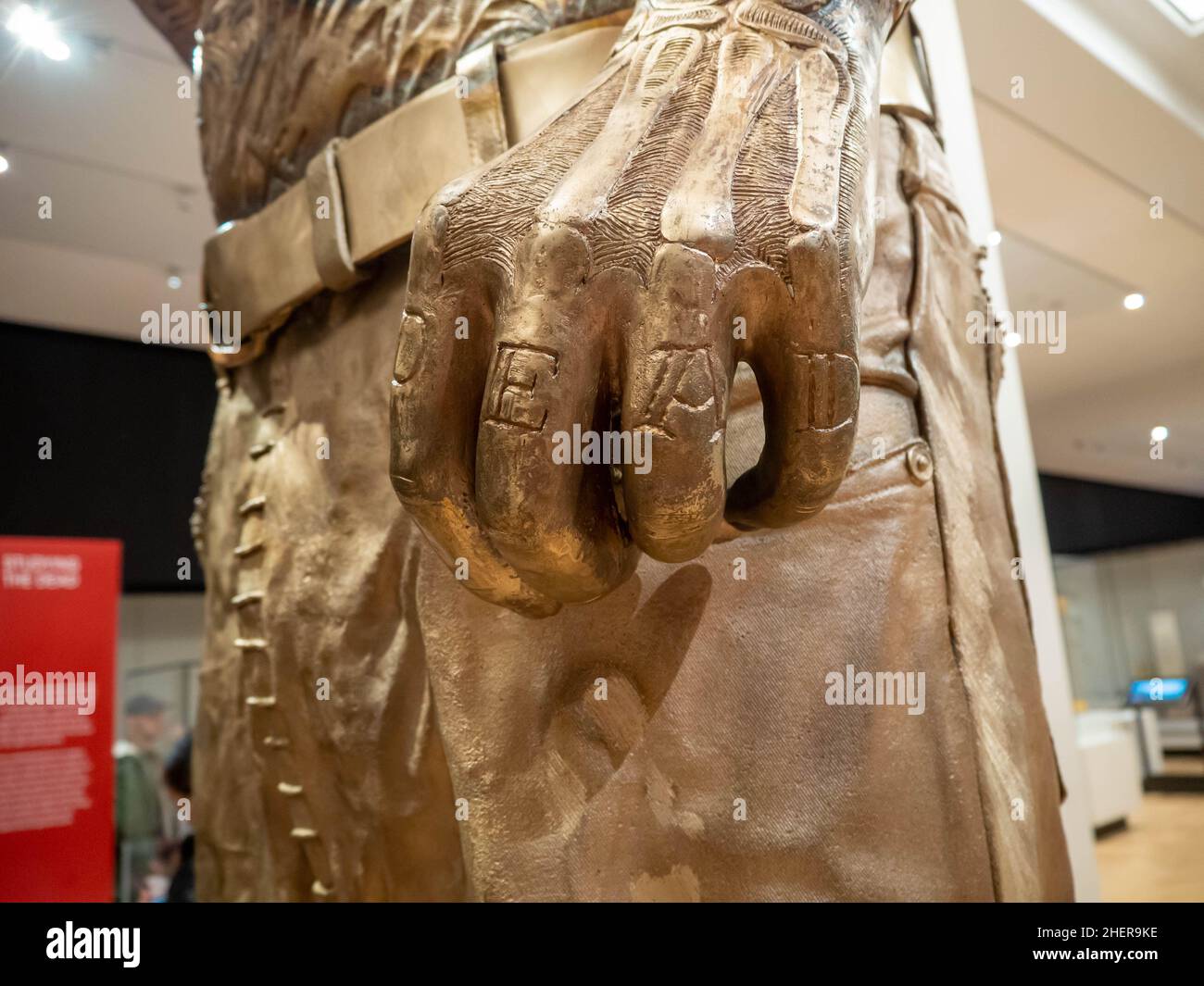 Marc Quinn Bronze scultpure selbstbewusstes Gen im London sceince Museum, Medicine Gallerien Stockfoto