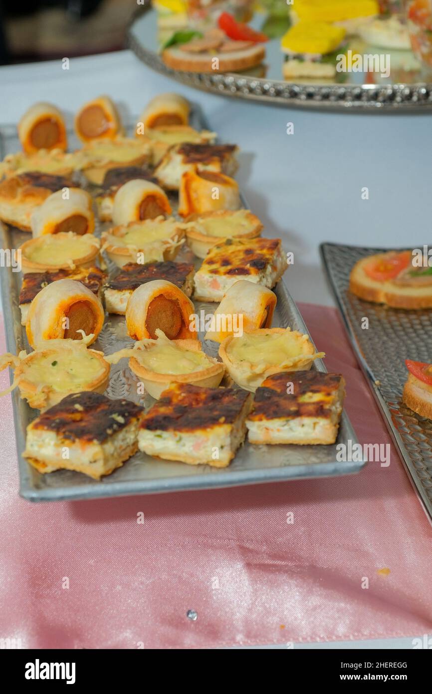 Köstliches Fingerfood bei einem Hochzeitsempfang Stockfoto