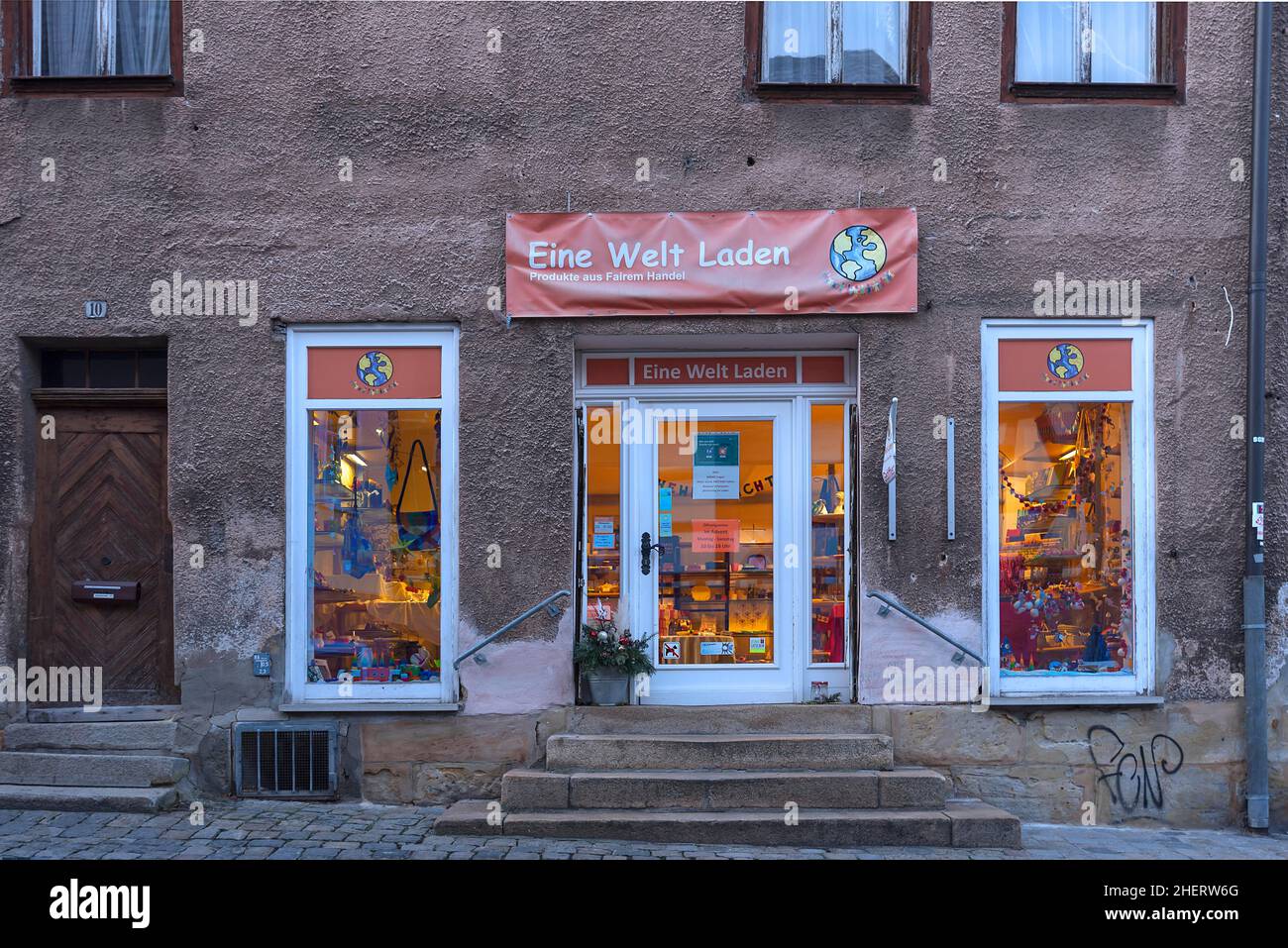 Eine Welt Laden in der Altstadt am Abend, Lauf an der Pegnitz, Mittelfranken, Bayern, Deutschland Stockfoto