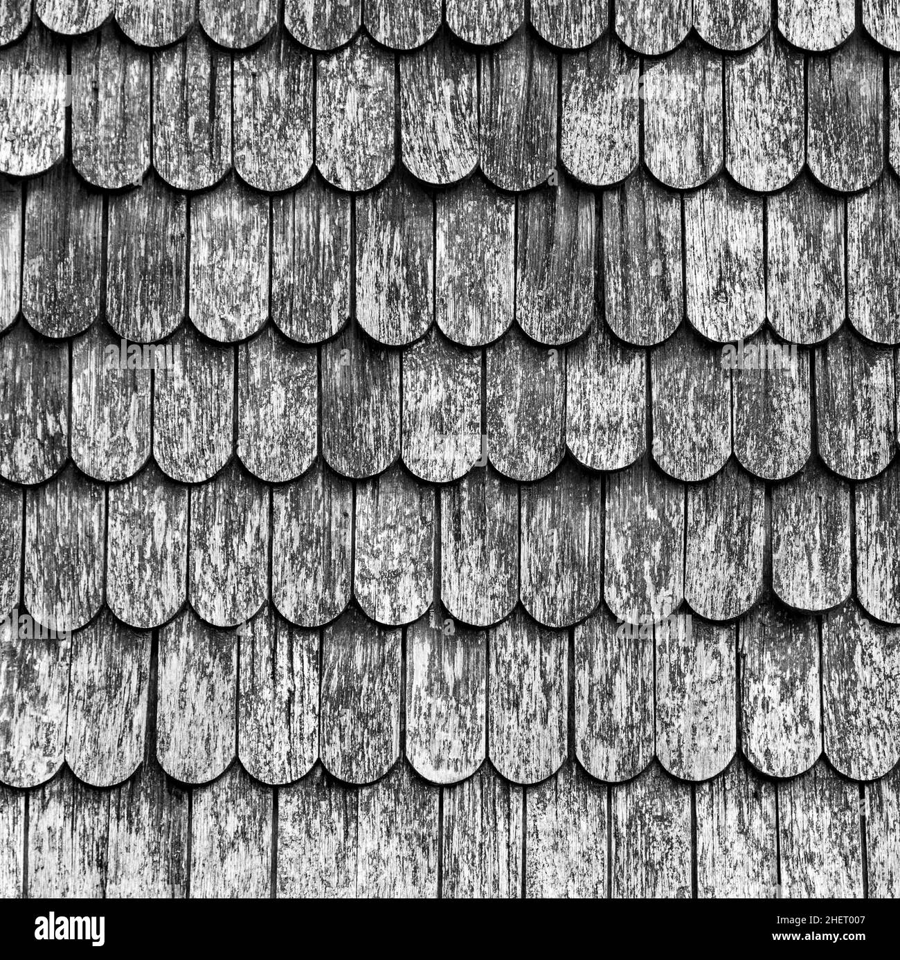 Alte Holzschindeln auf dem Dach der niederländischen Windmühle in Benz Stockfoto