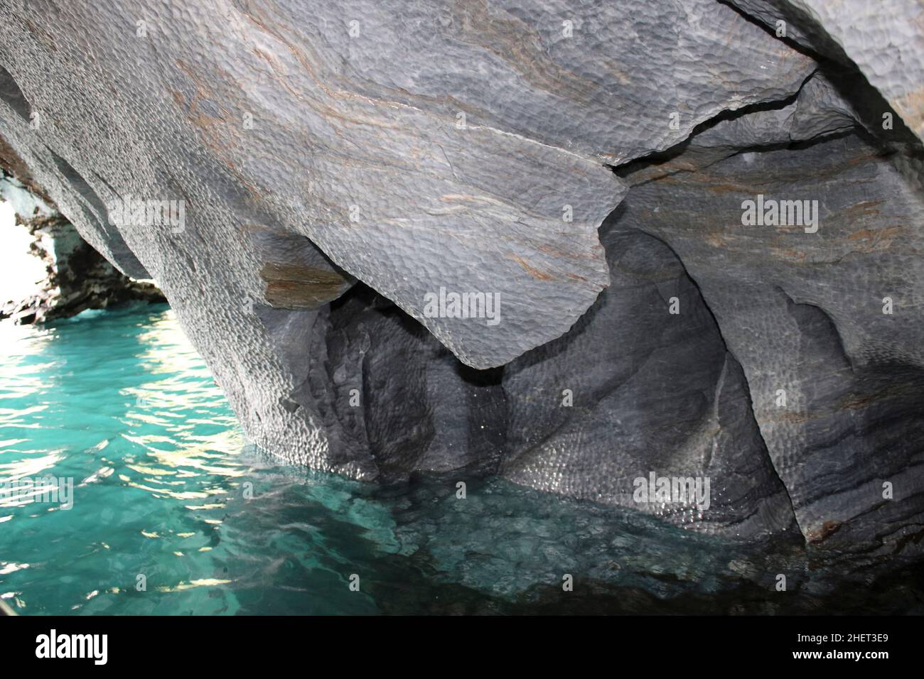 Panoramablick auf die Höhlen und Felsen von capilla de Marmol, Chile Stockfoto