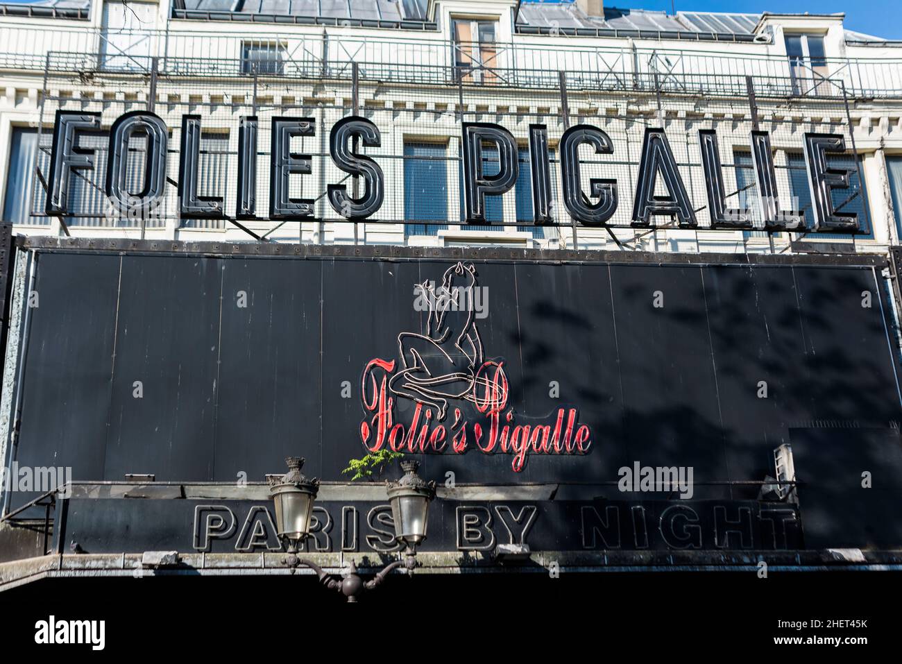 Paris, Frankreich - 02. Juli 2019: Folies Pigalle, Night Club, 9th Arrondissement. Stockfoto
