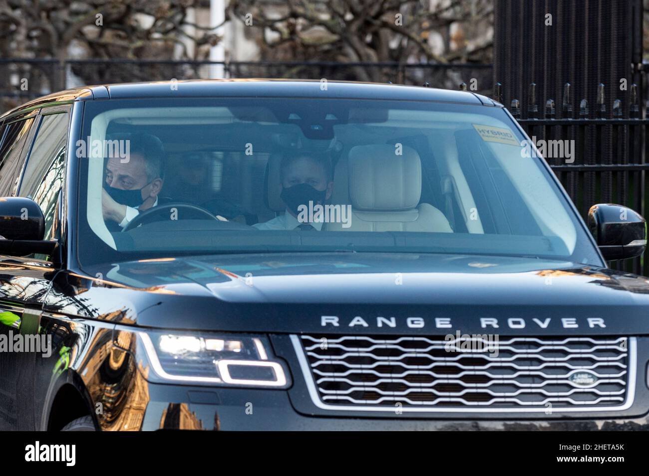 London, Großbritannien. 12. Januar 2022. Grant Shapps MP, Staatssekretär für Verkehr, verlässt das Parlamentsgebäude, nachdem sich der Premierminister Boris Johnson im Unterhaus für die Teilnahme an einer Party am 20. Mai 2020 in den Gärten der Downing Street 10 entschuldigt hatte, zu einer Zeit, als die britischen Sperrbeschränkungen soziale Versammlungen verboten hatten. Kredit: Stephen Chung / Alamy Live Nachrichten Stockfoto