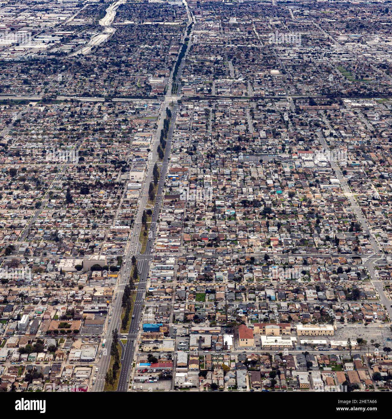 Luftaufnahme nach Los Angeles City mit Häusern und Straßen in rechteckigem Muster Stockfoto