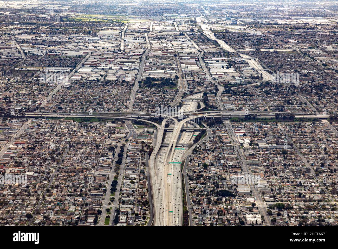 Luftaufnahme nach Los Angeles City mit Häusern und Straßen in rechteckigem Muster Stockfoto