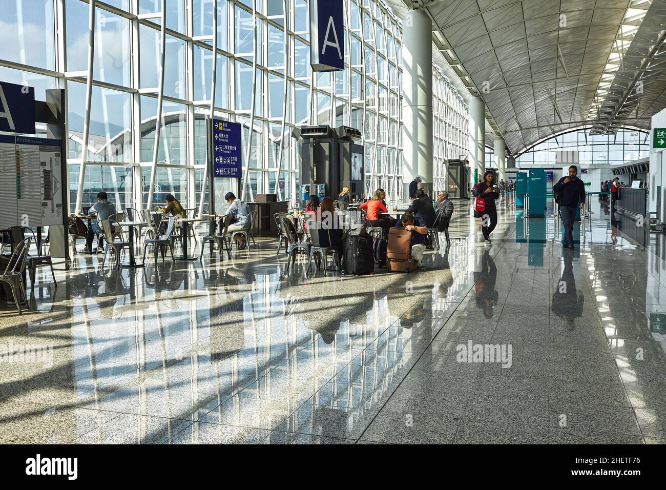 Hong Kong International Airport ist eines der größten Umschlagzentren, Passagierdrehscheibe und Tor zu Zielen in China und Asien. Stockfoto