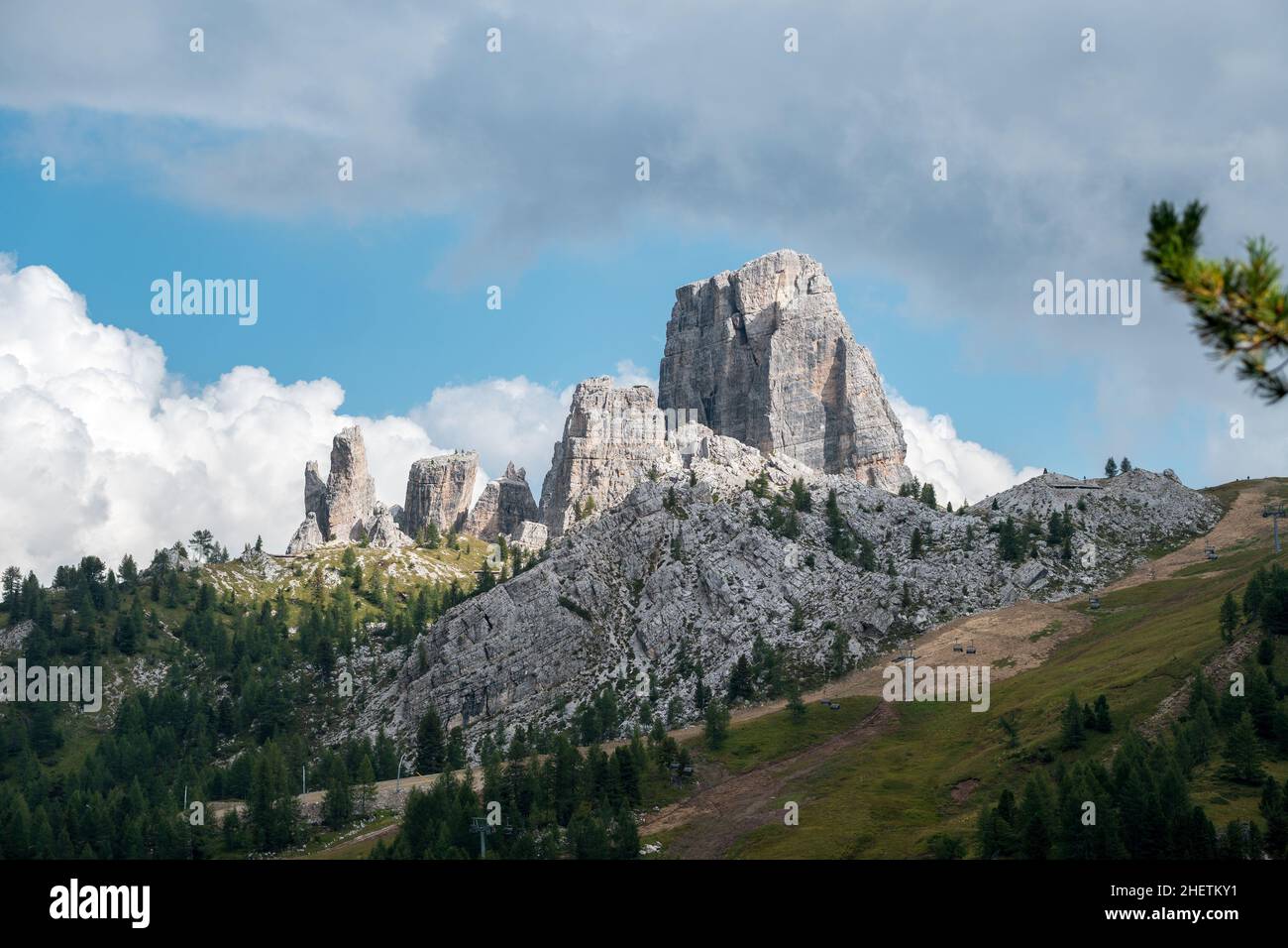 Torre Grande, 2361 m, der größte Gipfel der Felsformation Cinque Torri, Provinz Belluno, Venetien, Dolomiten, Cortina d'Ampezzo, Venetien, Italien Stockfoto