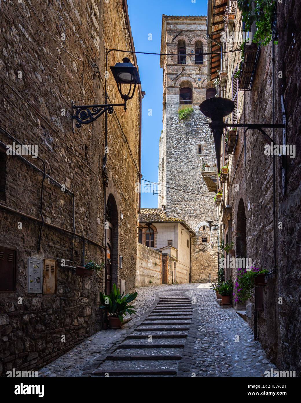 Alte Gasse in Narni, einer kleinen mittelalterlichen Stadt in Umbrien, Italien Stockfoto