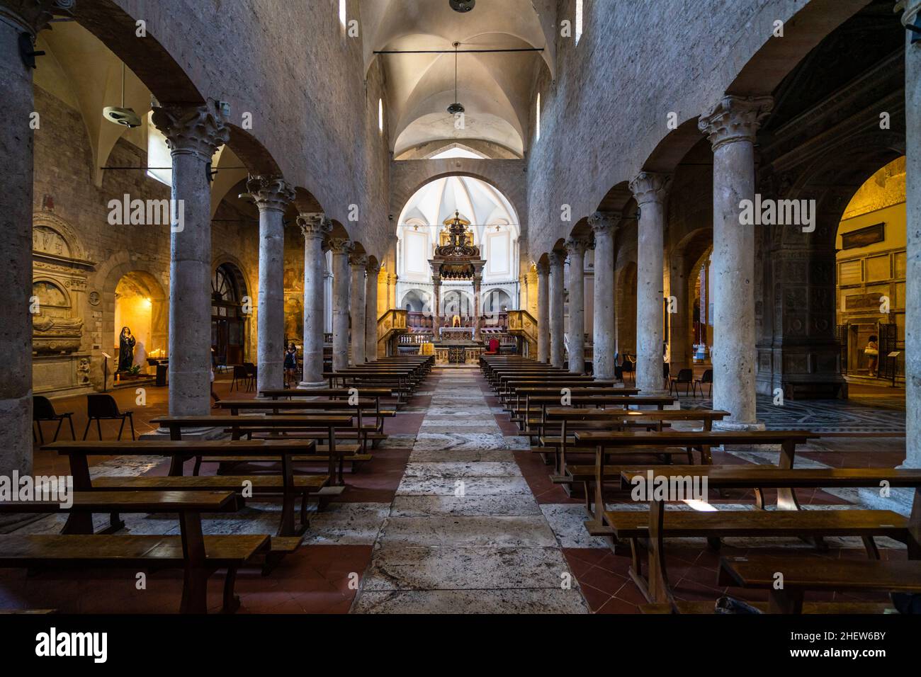 Innenraum der Kathedrale von Narni (Kathedrale von San Giovenale), Umbrien, Italien Stockfoto