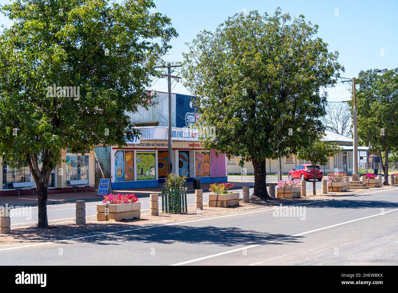 Lebensmittelgeschäft in der Hauptstraße von Dirranbandi, Queensland, Australien Stockfoto