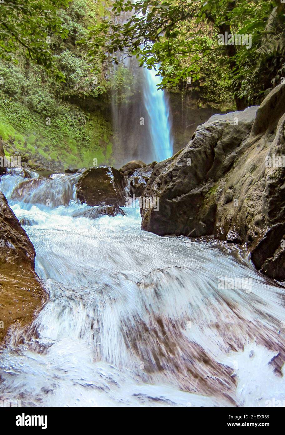 Der Wasserfall La Fortuna in der Nähe des Arenal Nationalparks in Costa Rica Stockfoto