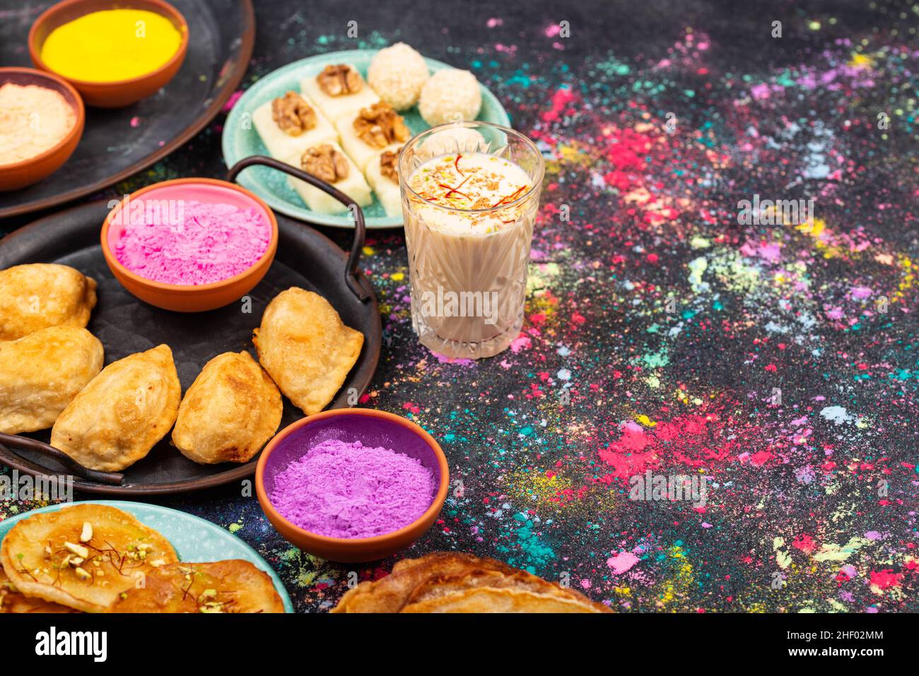 Gujiya Indisches Essen für Holi Festival Stockfoto