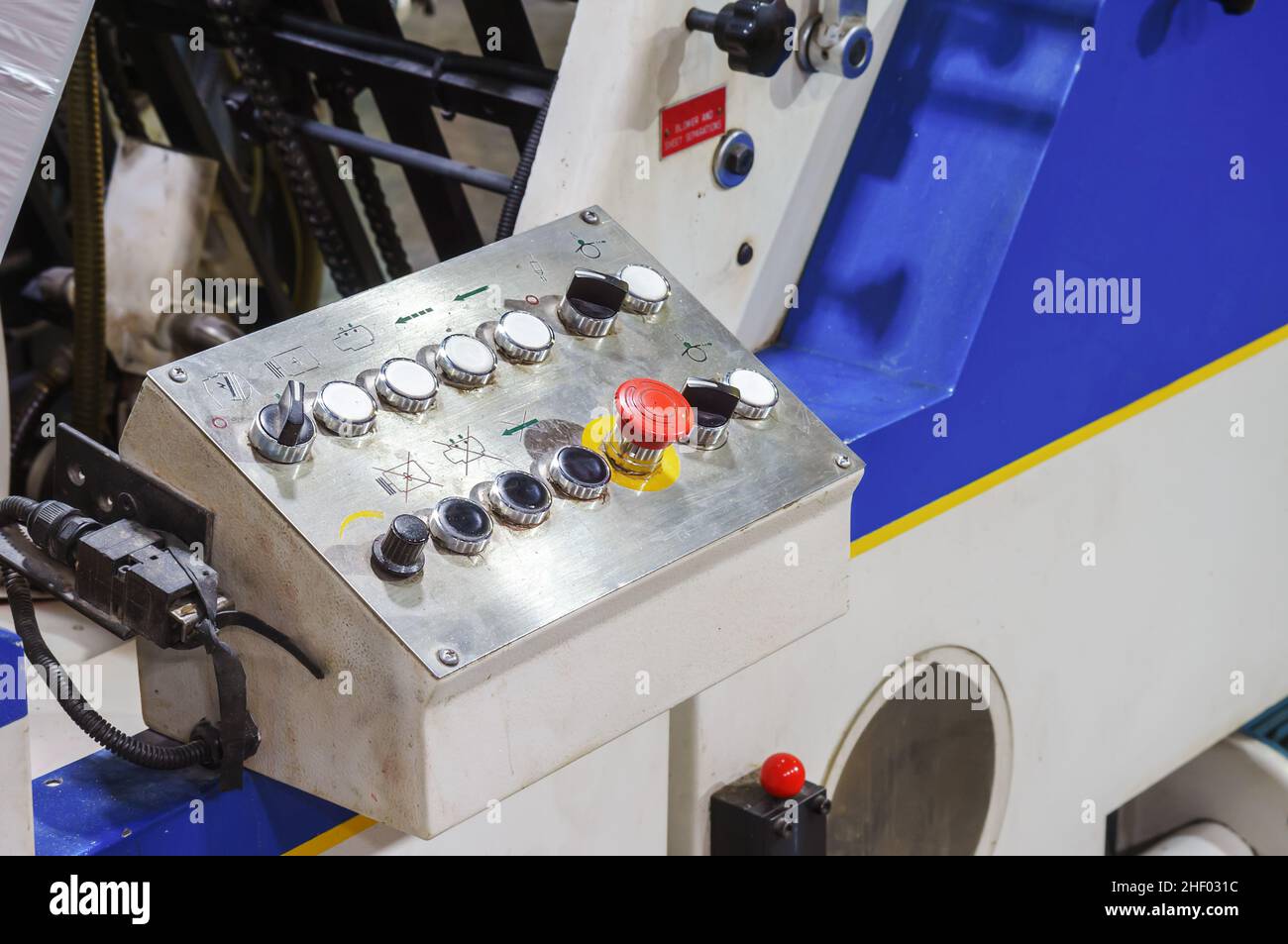 Produktionsmanagement-Panel. Steuereinheit für elektronische Geräte. Stockfoto