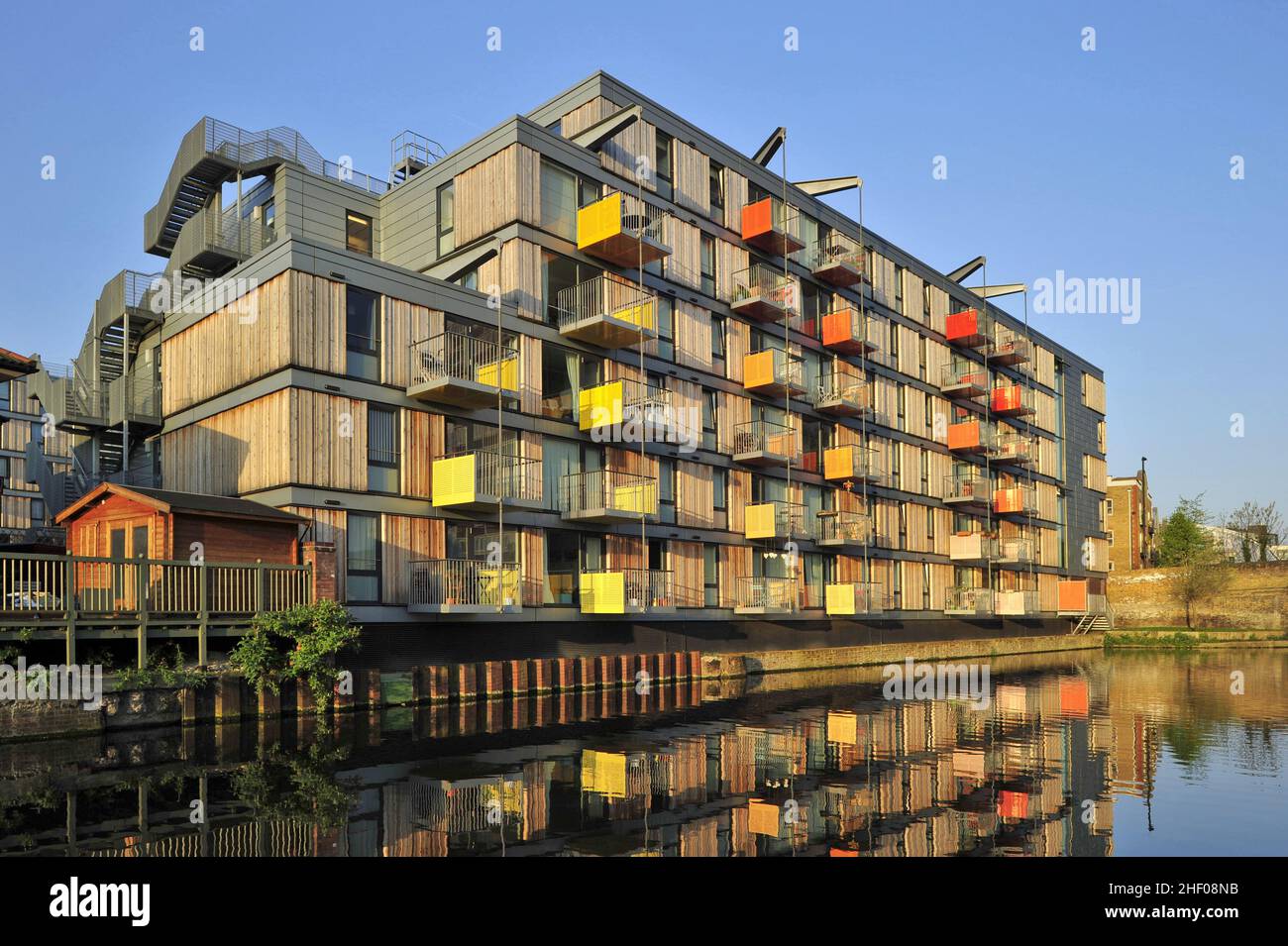 Adelaide Wharf - modernes Wohngebäude in Regents Canal, Hackney London, Großbritannien Stockfoto