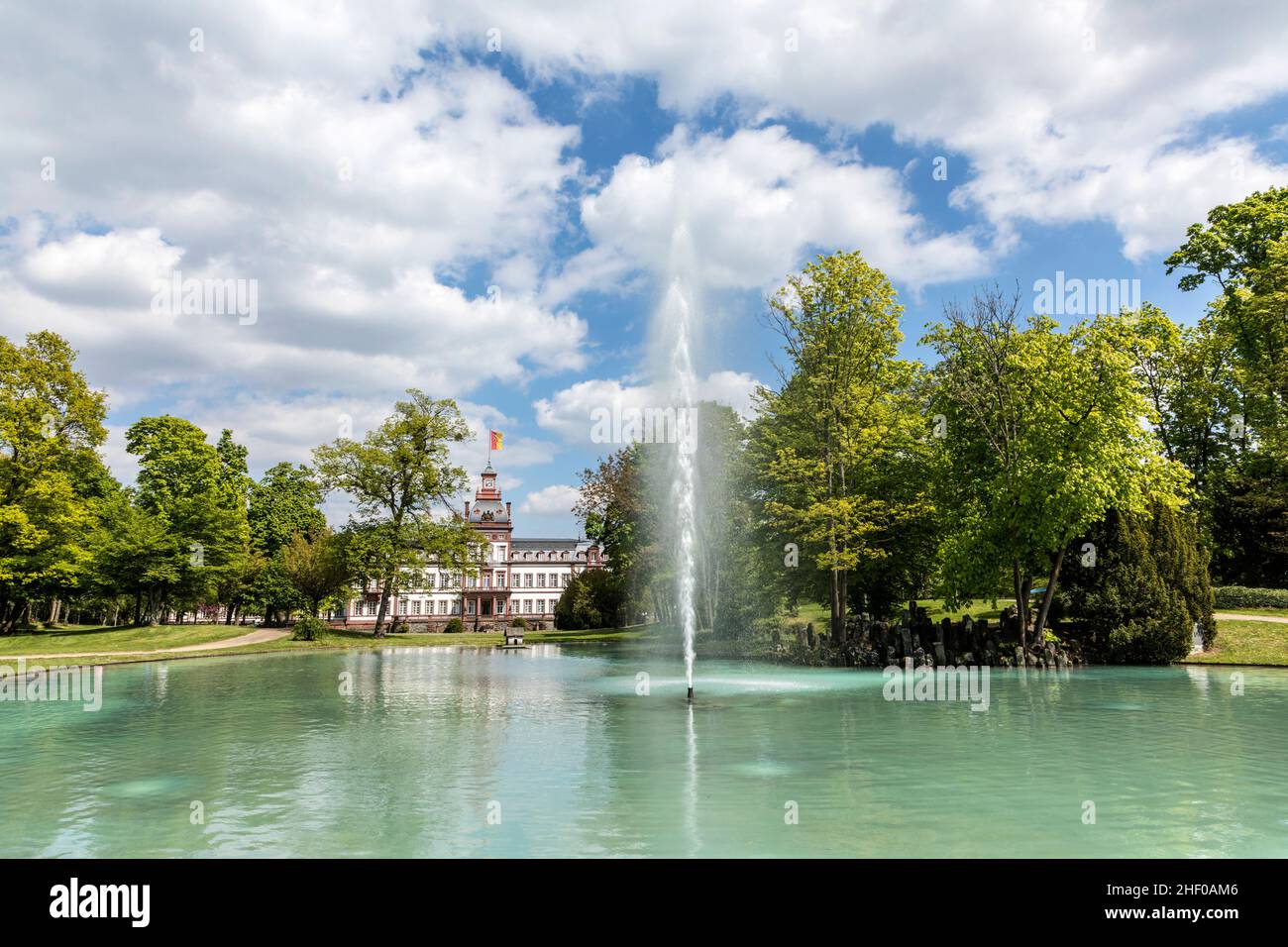 Schloss Phillipsruhe in Hanau, Deutschland unter blauem Himmel Stockfoto