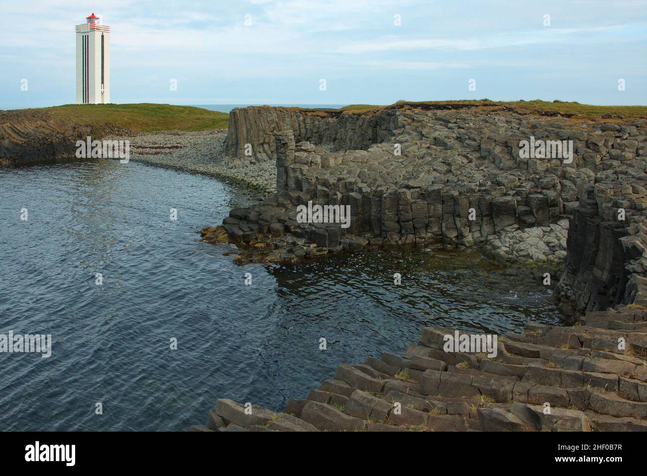 Leuchtturm auf der Halbinsel Kalfshamarsvik, Island, Europa Stockfoto