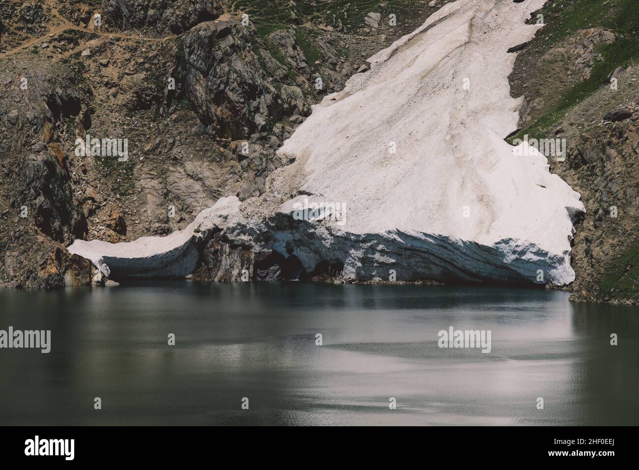 Spektakuläre Landschaft zum Bergsee in der Region Gilgit Baltistan, Pakistan Stockfoto