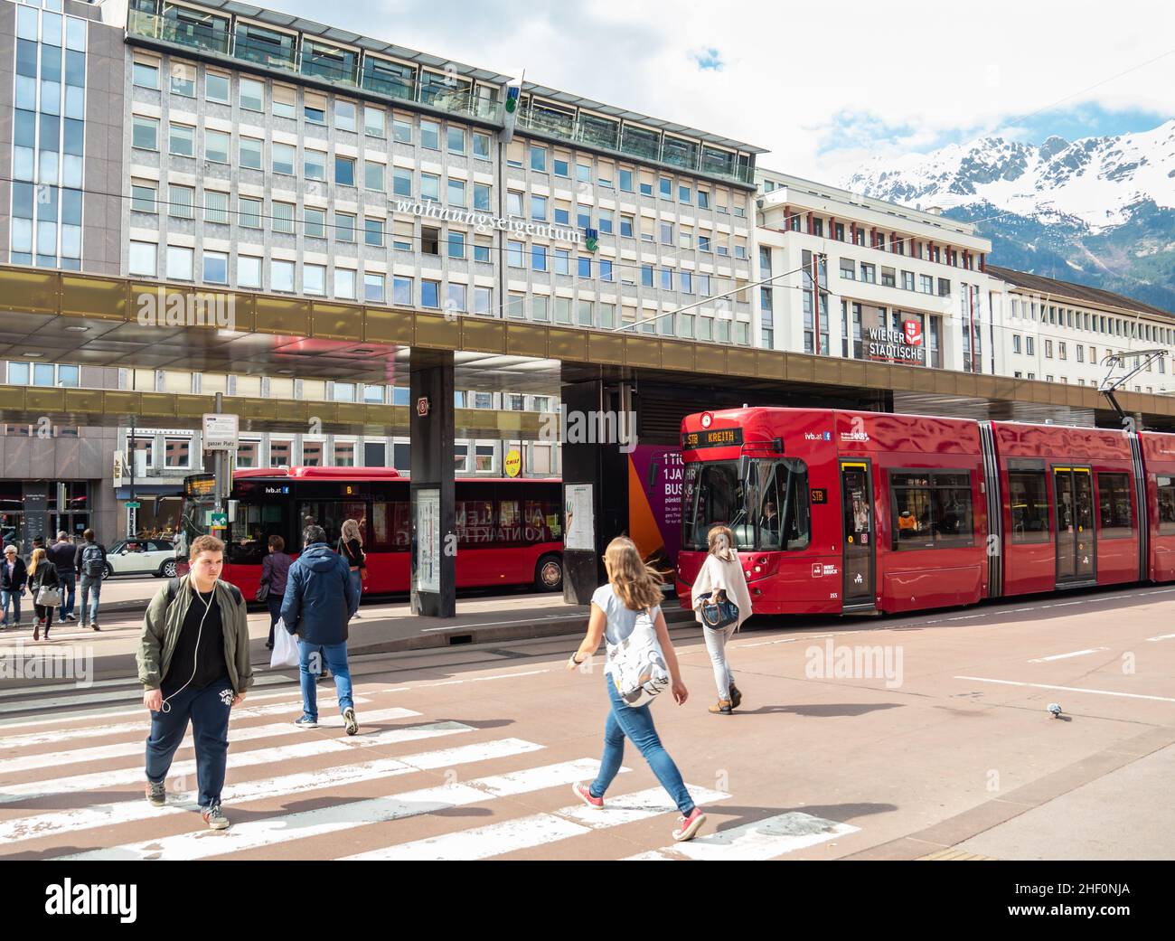 Busbahnhof innsbruck Fotos und Bildmaterial in hoher Auflösung Alamy