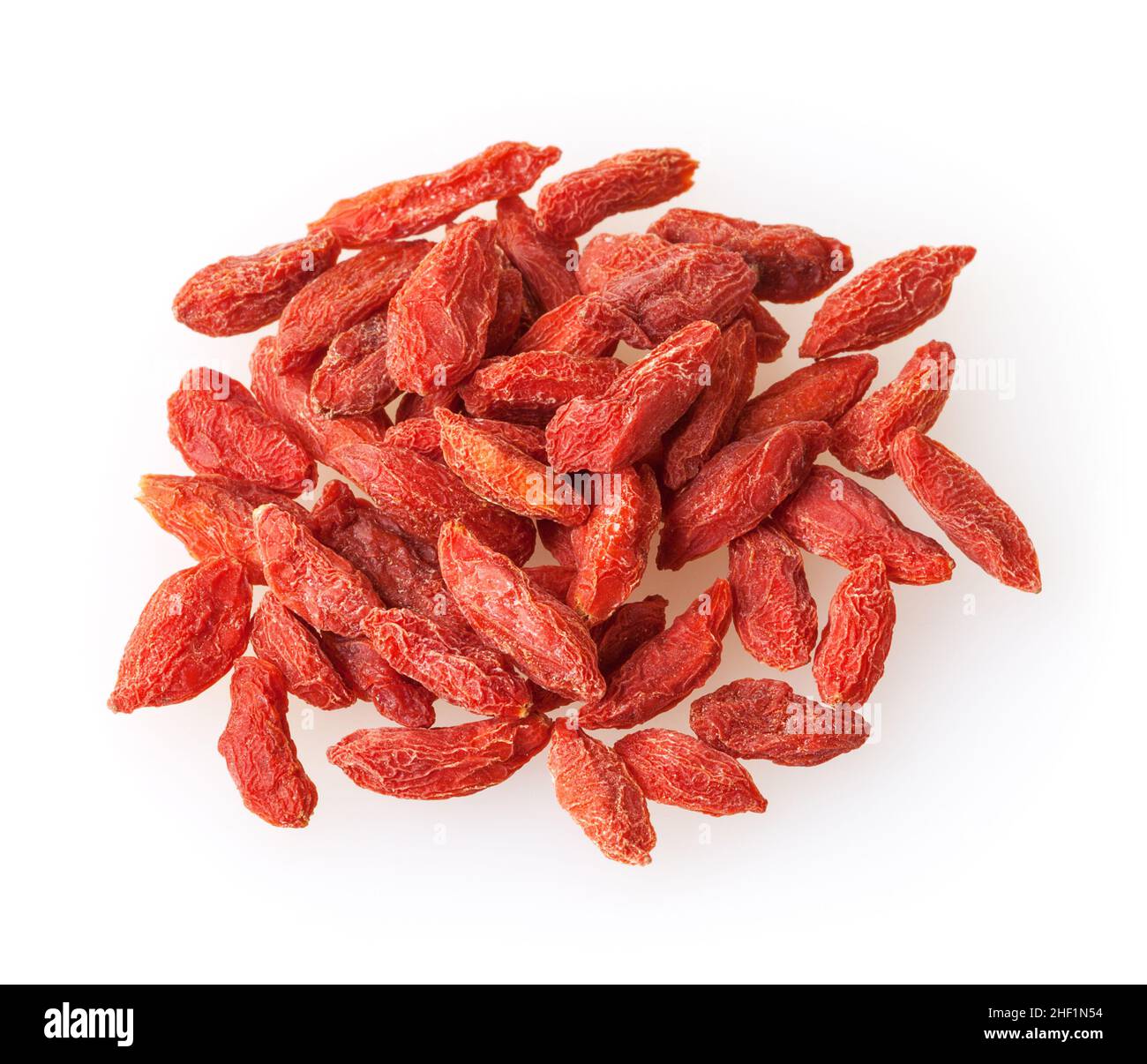 Haufen von Goji-Beeren isoliert auf weißem Hintergrund Stockfoto
