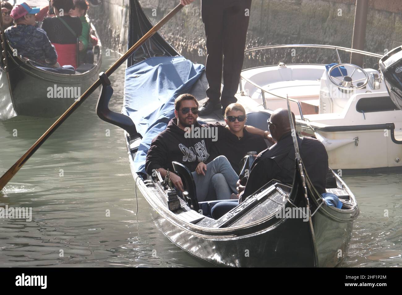 Scott Disick und Sofia Richie kuschelten auf einer Gondel in Venedig, Italien, 17. Oktober 2017 Stockfoto