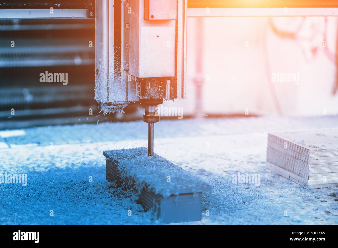 Computerisierte automatische Drehmaschine CNC-Bohrmaschine in der Fabrik Nahaufnahme. Stockfoto Computerisierte automatische Drehmaschine CNC-Bohrmaschine in der Fabrik Nahaufnahme. Stockfoto