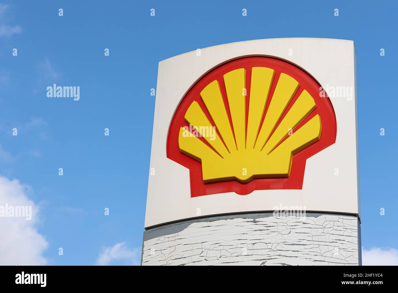 VALENCIA, SPANIEN - 13. JANUAR 2022: BP British Petroleum ist ein britisches multinationales Öl- und Gasunternehmen mit Sitz in London, England Stockfoto