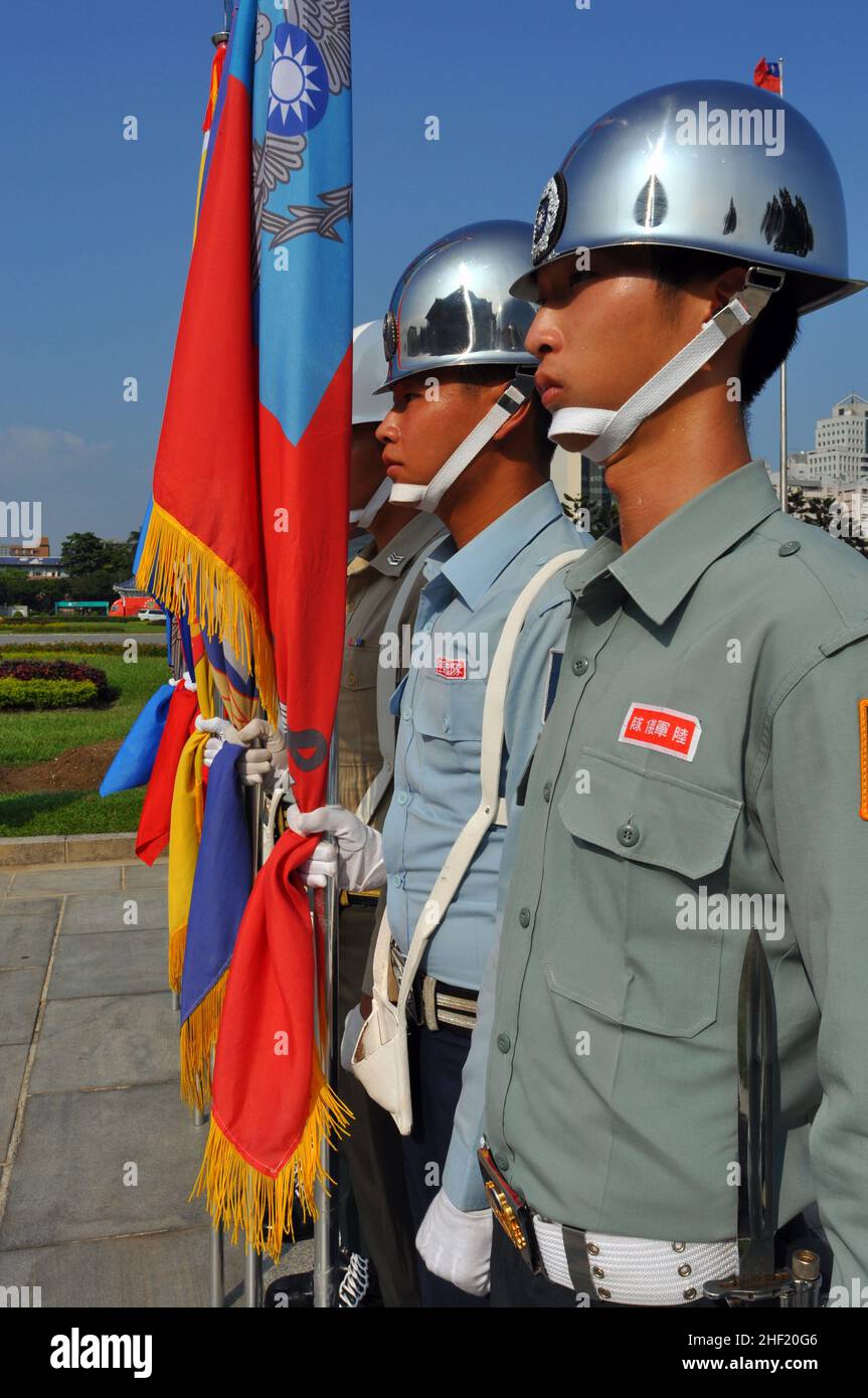 Feierlicher Wachwechsel in der Gedenkhalle Chiang Kai-shek, Taipei, Taiwan (國立中正紀念堂, 台北市, 台灣) Stockfoto