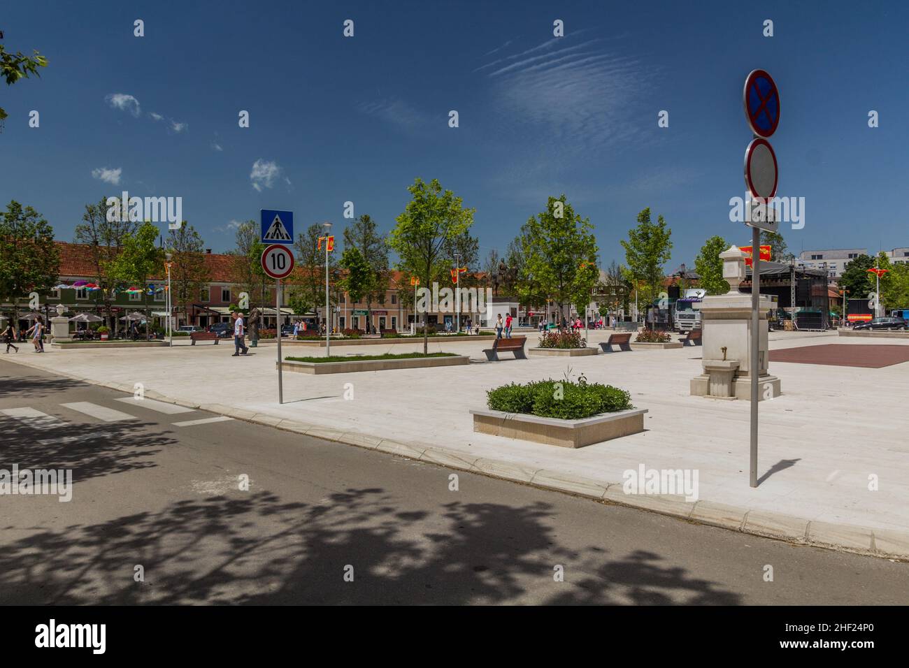 NIKSIC, MONTENEGRO - 8. JUNI 2019: Trg Slobode Platz in Niksic, Montenegro Stockfoto
