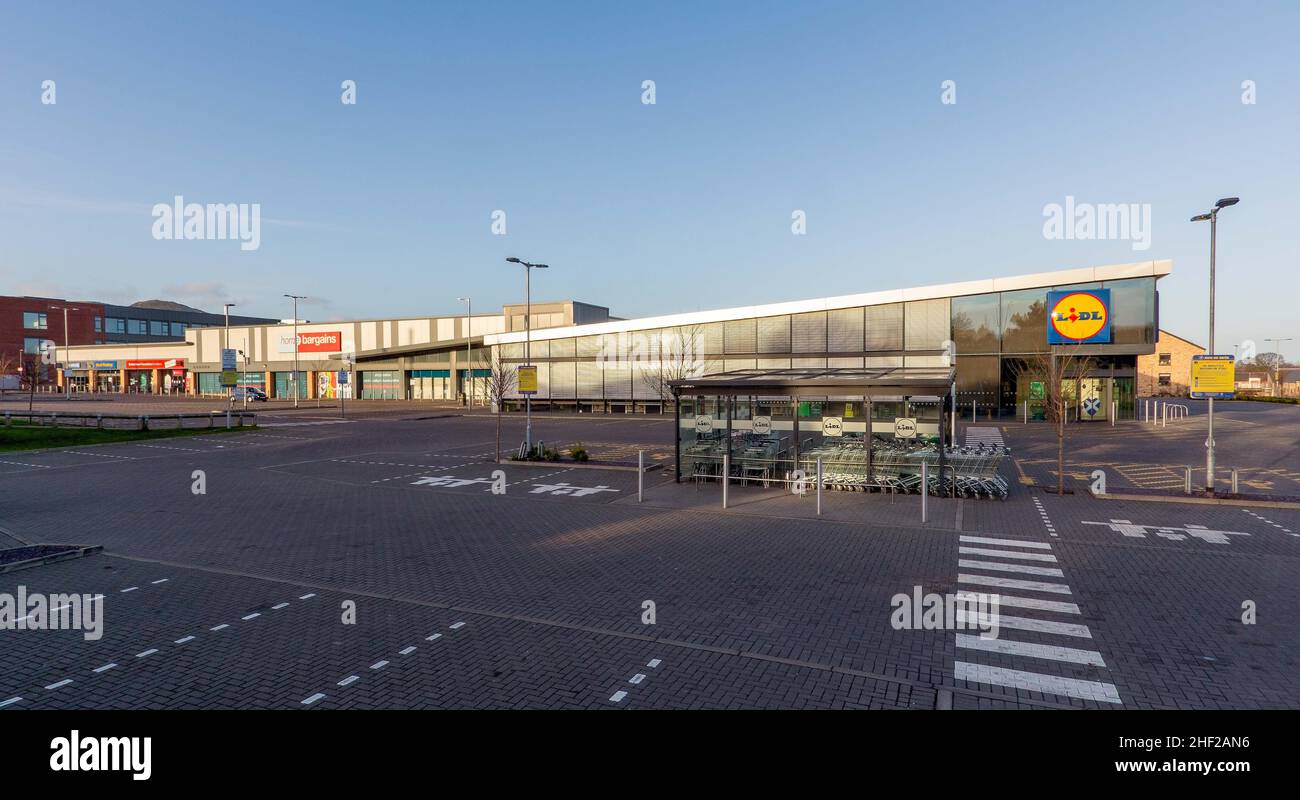 Einkaufszentrum im Vorort Craigmillar, Edinburgh, Schottland, Großbritannien Stockfoto