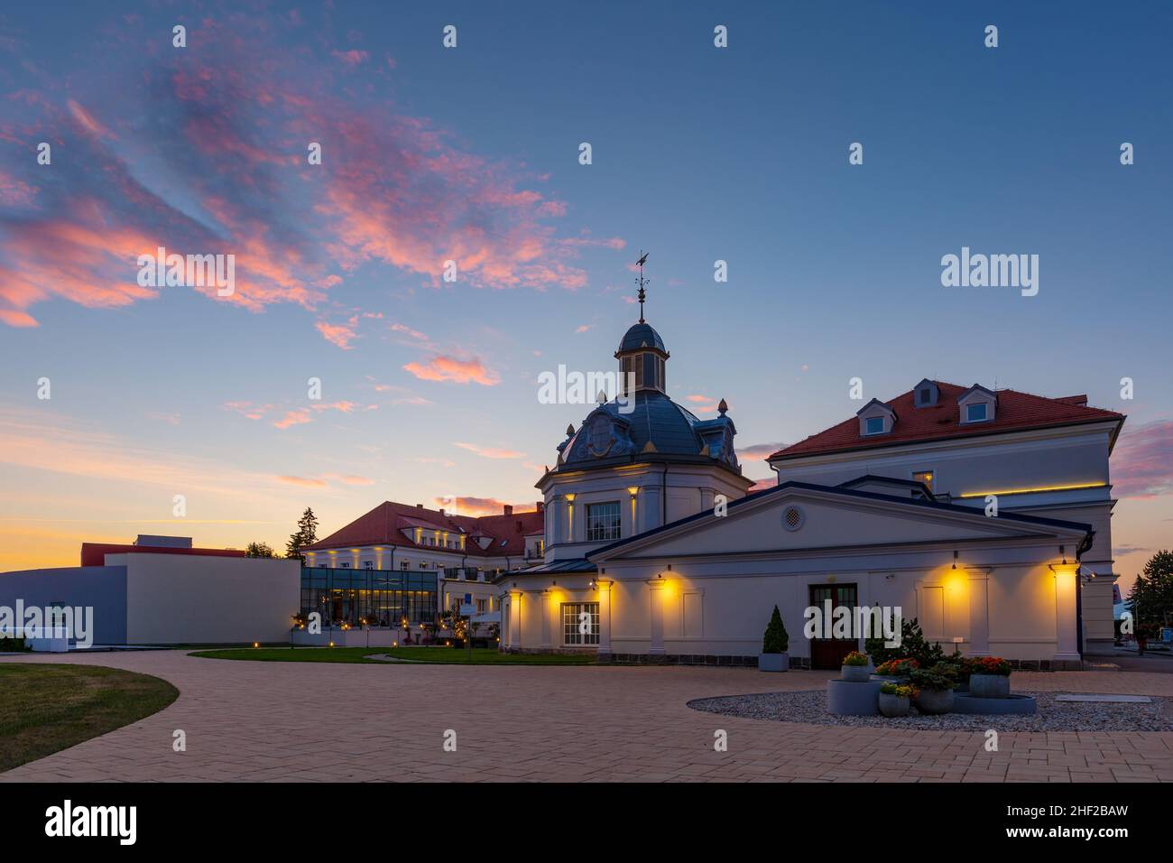 Historische Kurgebäude in Turcianske Teplice, Slowakei. Stockfoto