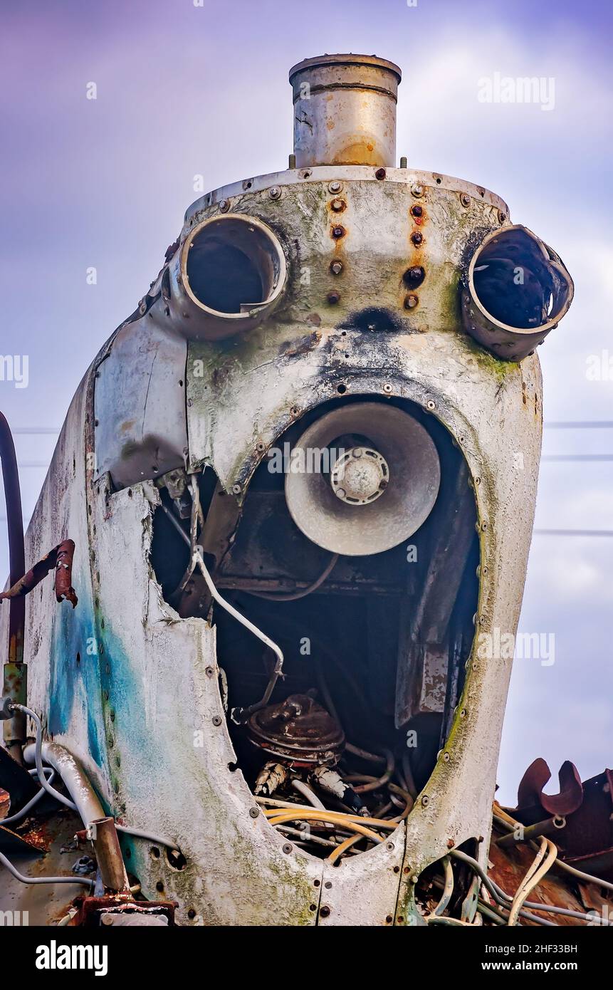 Ein russisches U-Boot aus der Zeit des Kalten Krieges rustet in der Steiner Shipyard, 6. Januar 2022, in Bayou La Batre, Alabama, weg. „Sever 2“ war ein drei-Personen-Spionagesub. Stockfoto